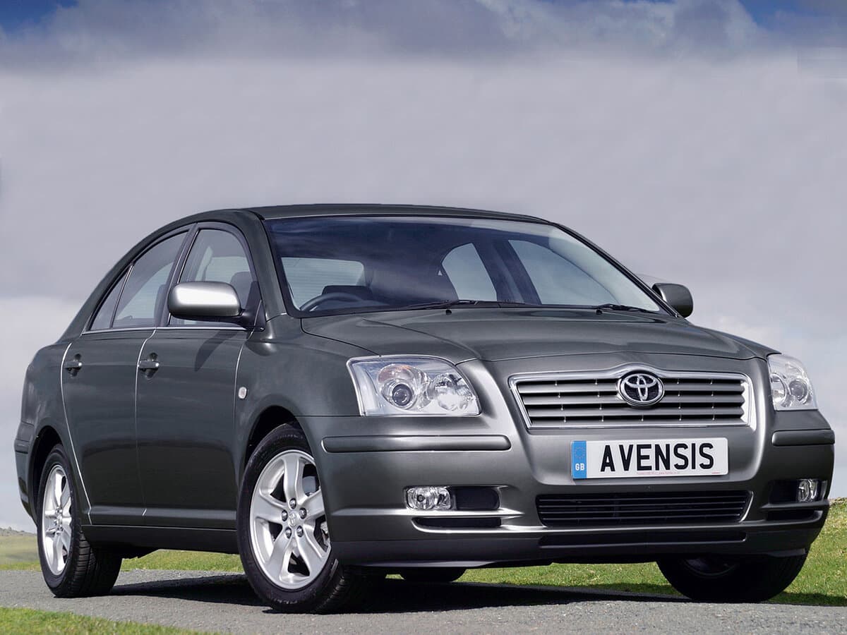 Toyota Avensis II — Öndən