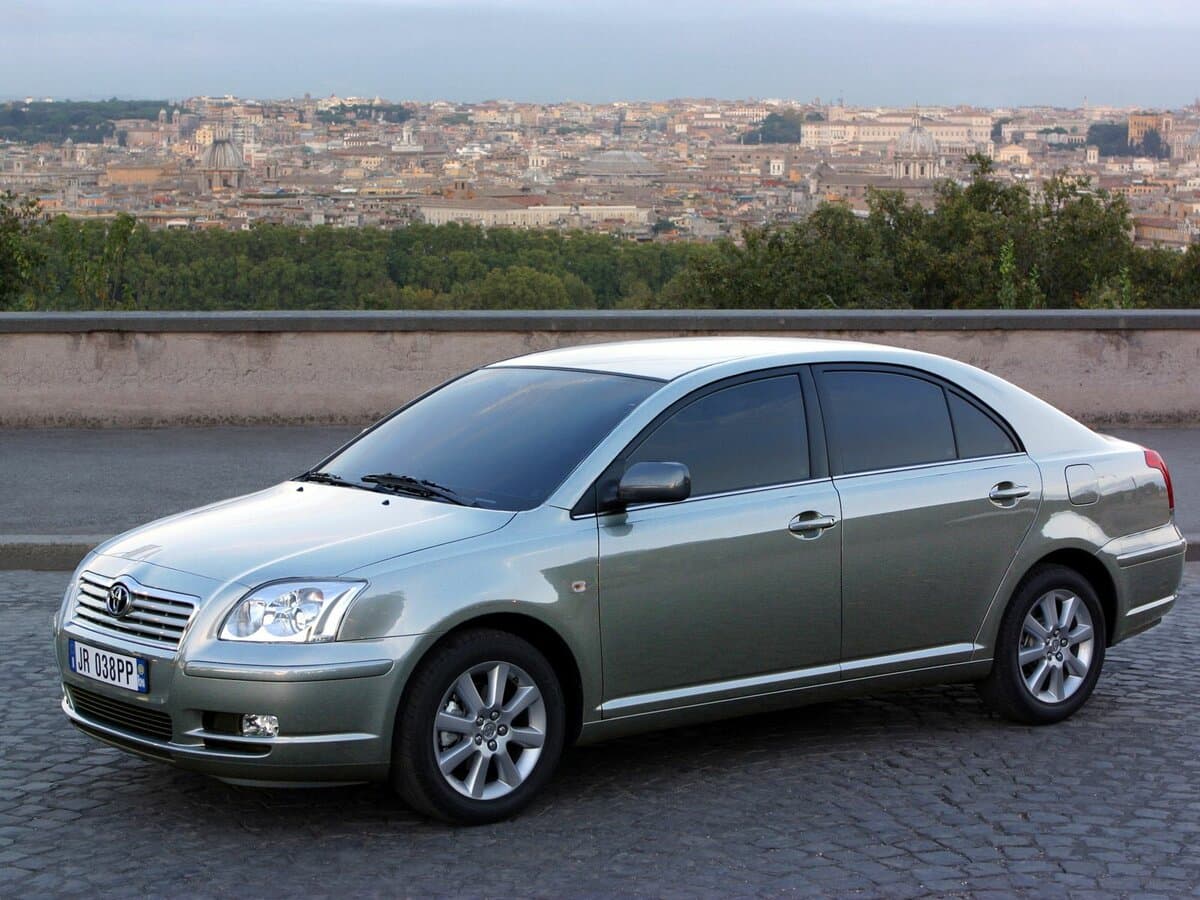Toyota Avensis II — Əsas şəkil