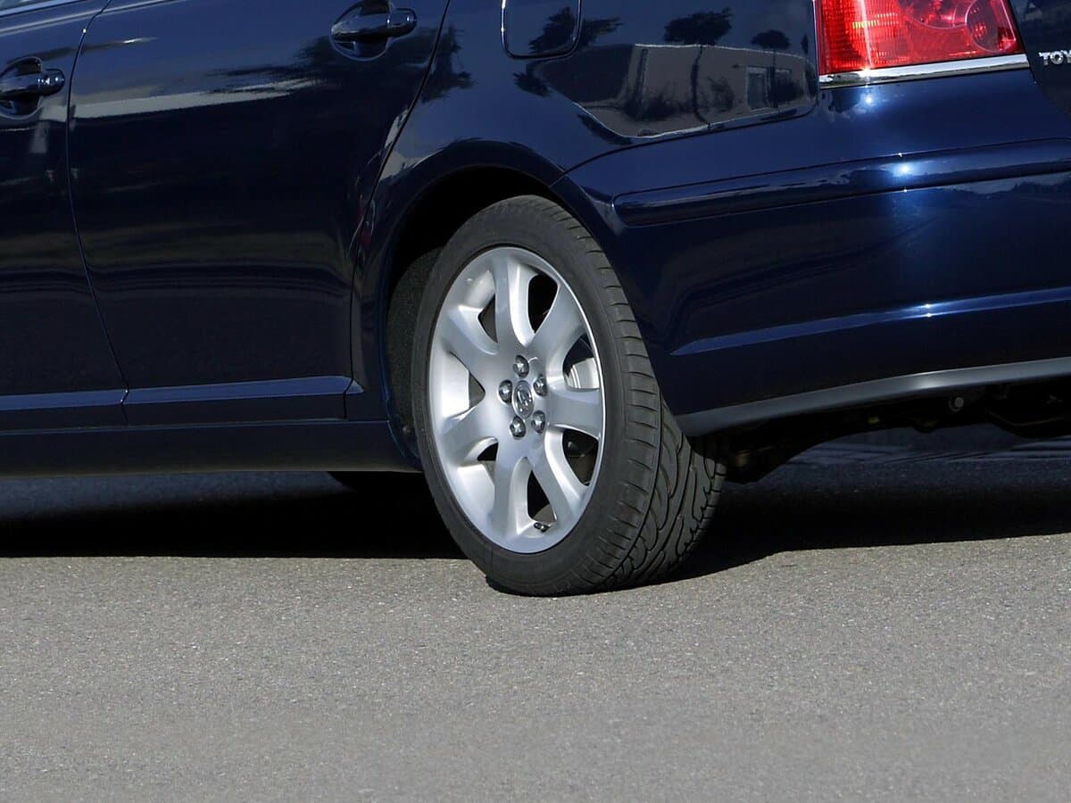 Toyota Avensis II — Təkər