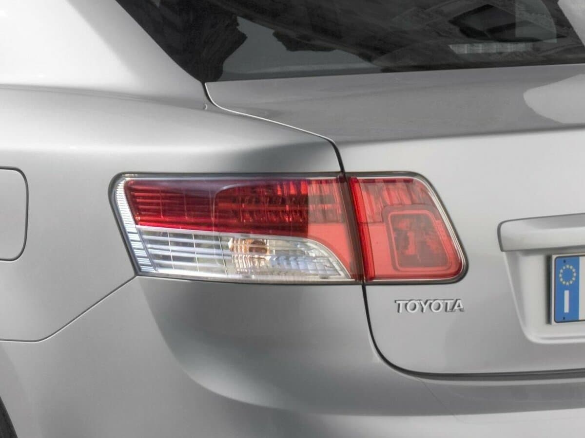 Toyota Avensis III — Detal