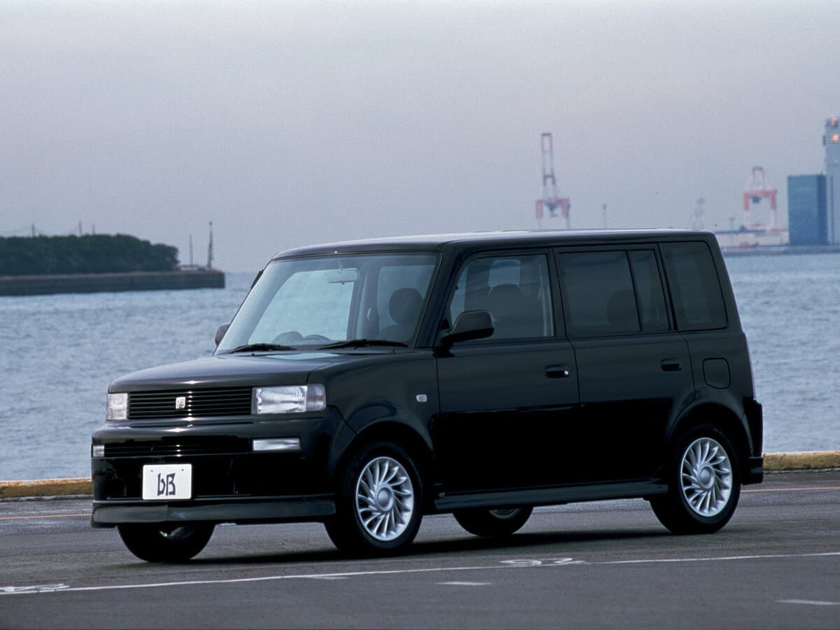 Toyota bB I — Öndən