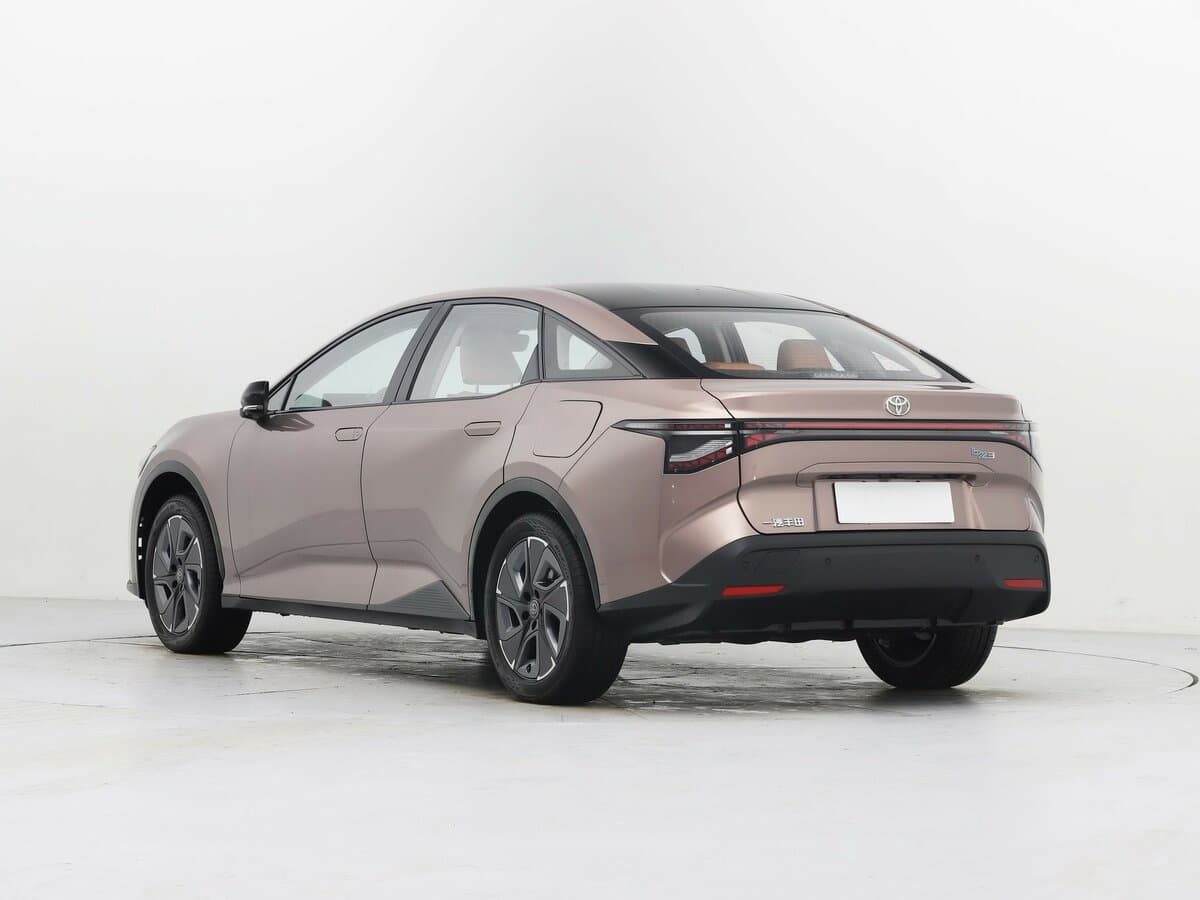 Toyota bZ3 2023 – indiyədək — 3/4 arxadan
