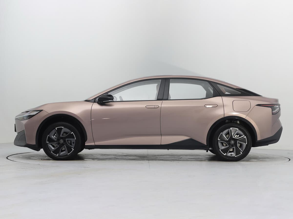 Toyota bZ3 2023 – indiyədək — Yandan