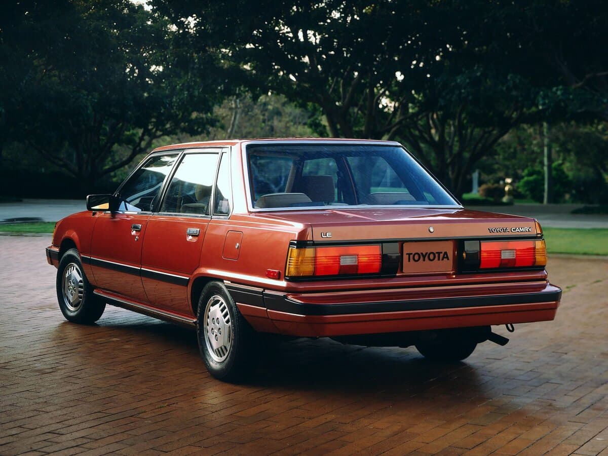 Toyota Camry I (V10) — 3/4 arxadan