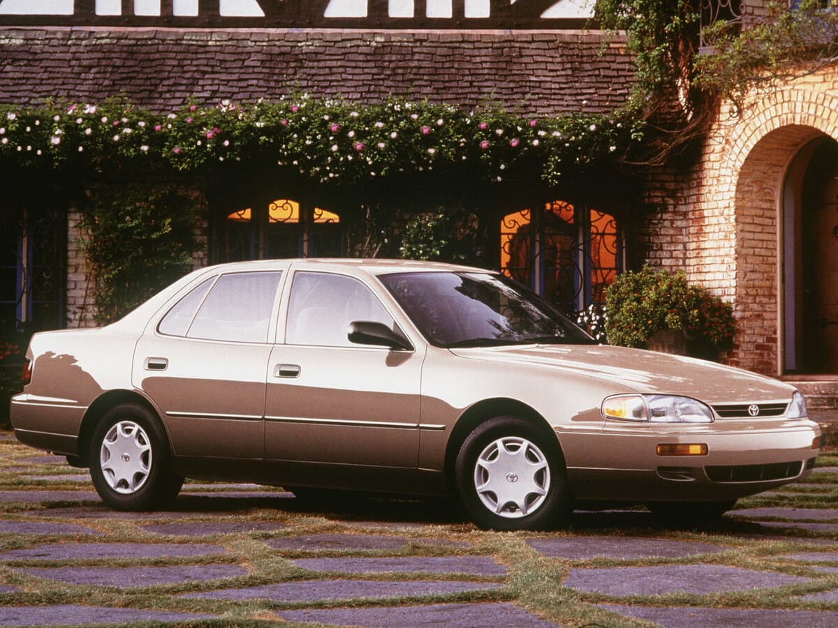 Toyota Camry III (XV10)
