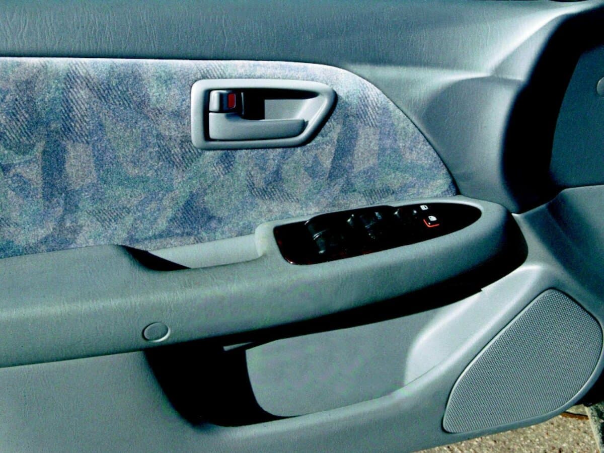 Toyota Camry IV (XV20) — Qapı