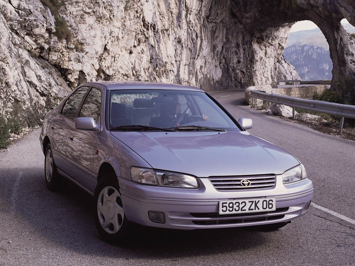 Toyota Camry IV (XV20) — Öndən