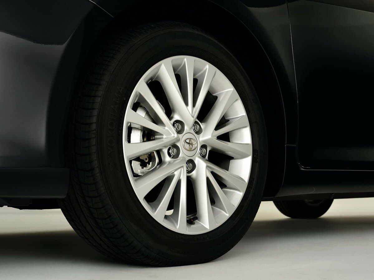 Toyota Camry VII (XV50) Restayling — Təkər