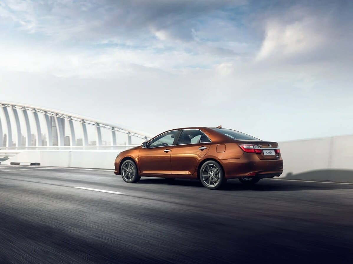 Toyota Camry VII (XV50) Restayling 2 — 3/4 arxadan