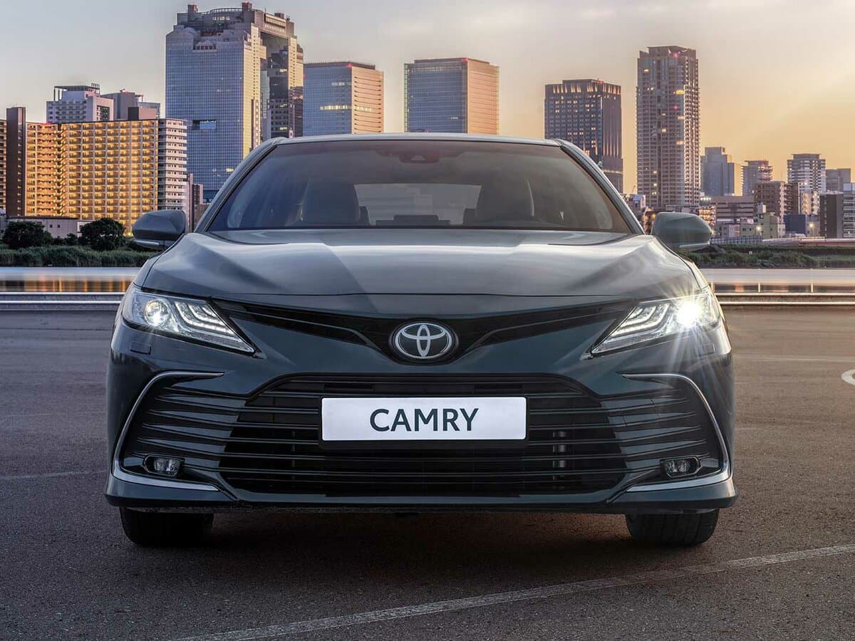Toyota Camry VIII (XV70) Restayling — Öndən