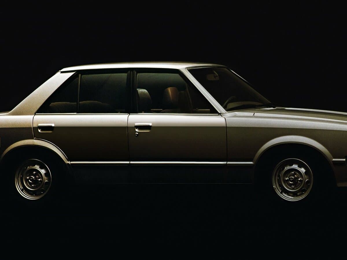 Toyota Carina II (A40, A50) — Yandan