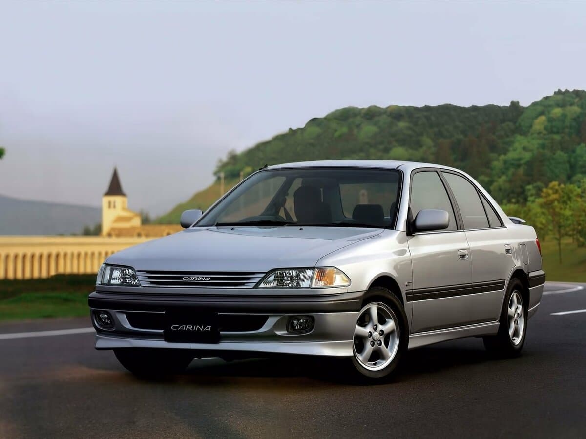 Toyota Carina VII (T210) — Öndən