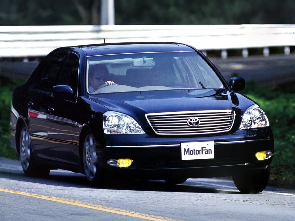 Toyota Celsior III (F30) — Öndən