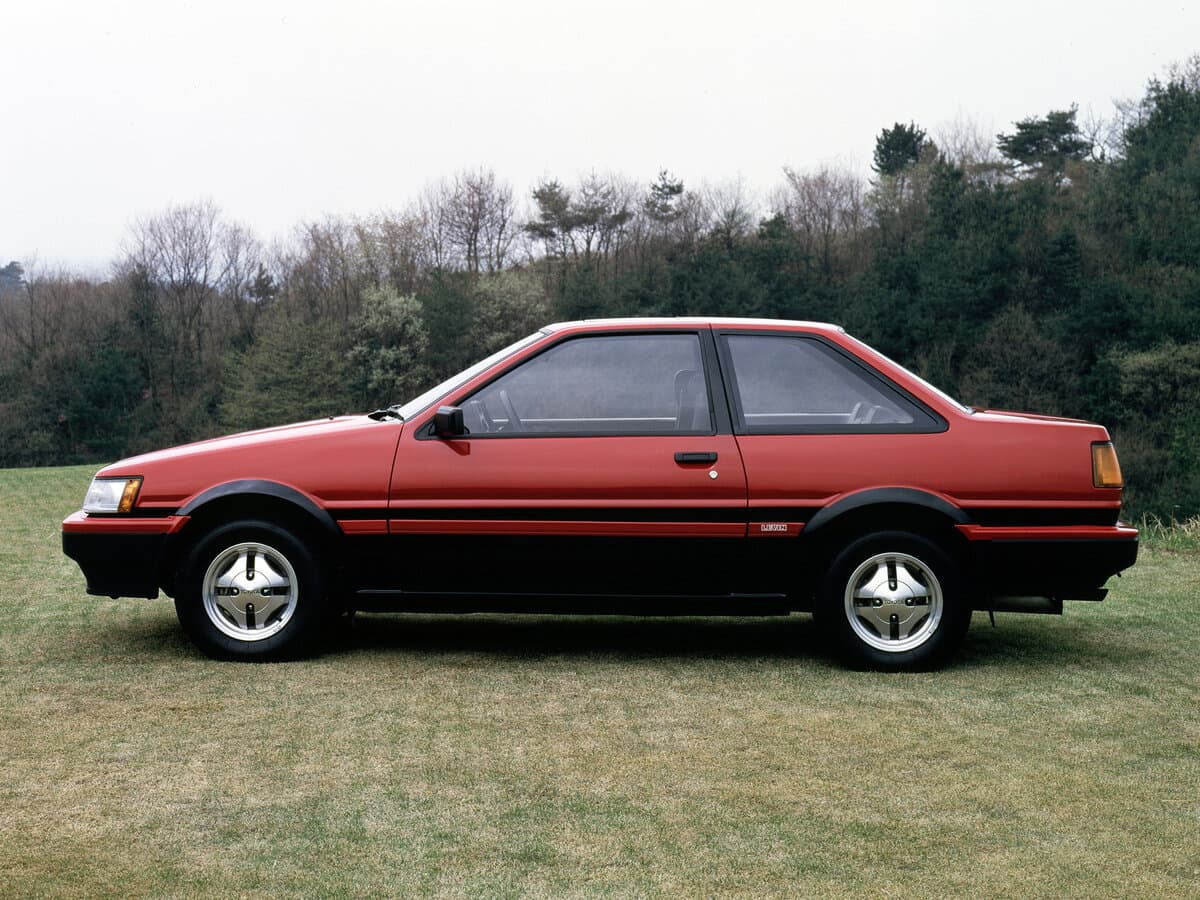 Toyota Corolla Levin IV (AE85/AE86) — Yandan