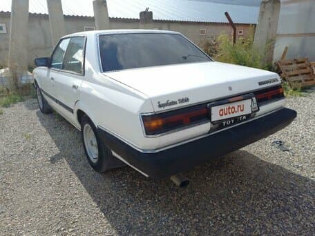 Toyota Cresta II (X70) — 3/4 arxadan