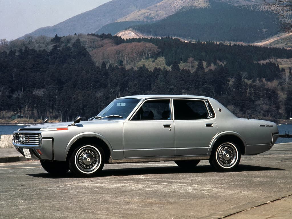 Toyota Crown IV (S60/S70) — Yandan