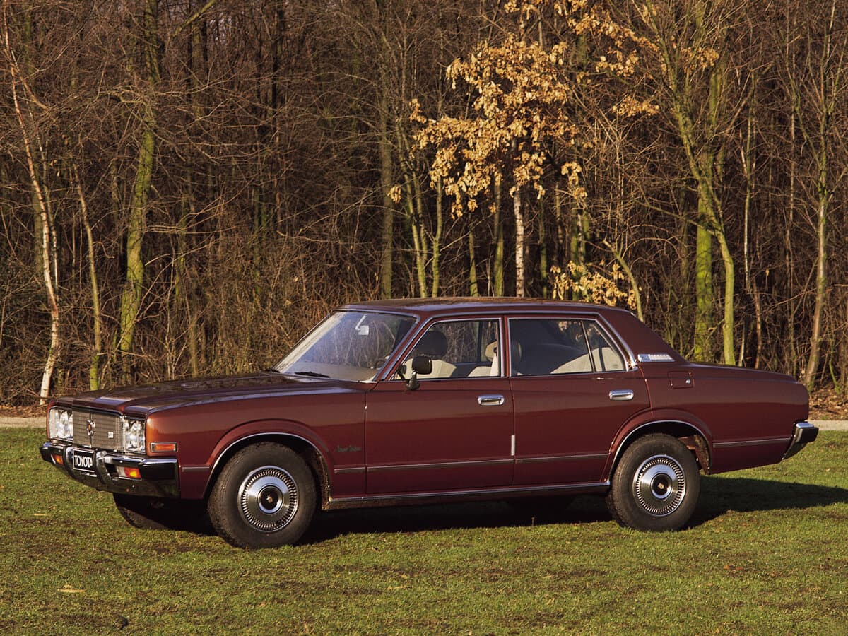 Toyota Crown V (S80) — Yandan