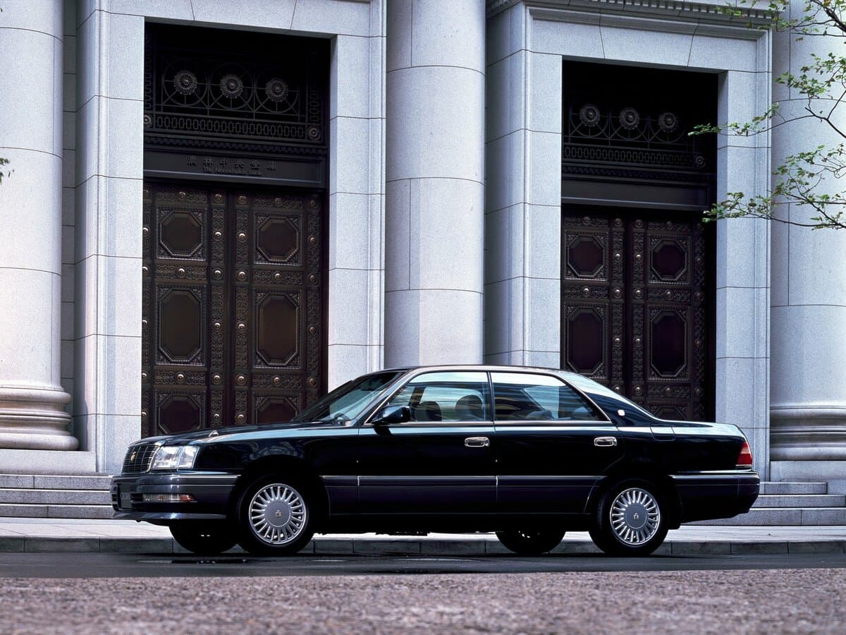 Toyota Crown X (S150) — Yandan