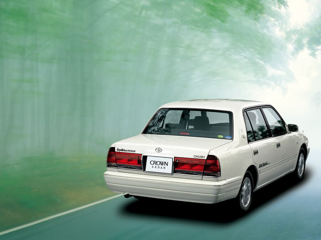 Toyota Crown XS10 — 3/4 arxadan