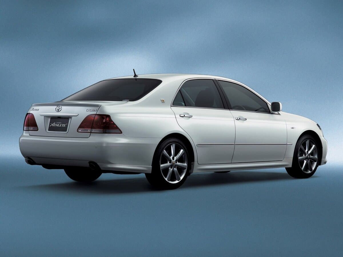 Toyota Crown XII (S180) — 3/4 arxadan