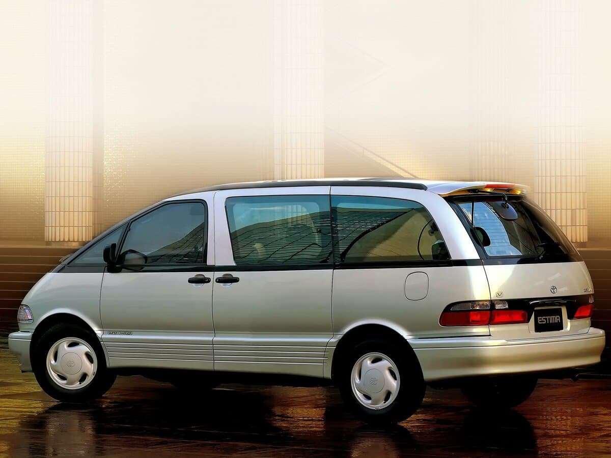 Toyota Estima I — Yandan