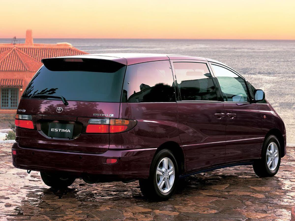 Toyota Estima II — 3/4 arxadan