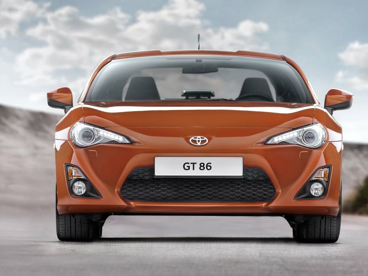Toyota GT86 I — Öndən