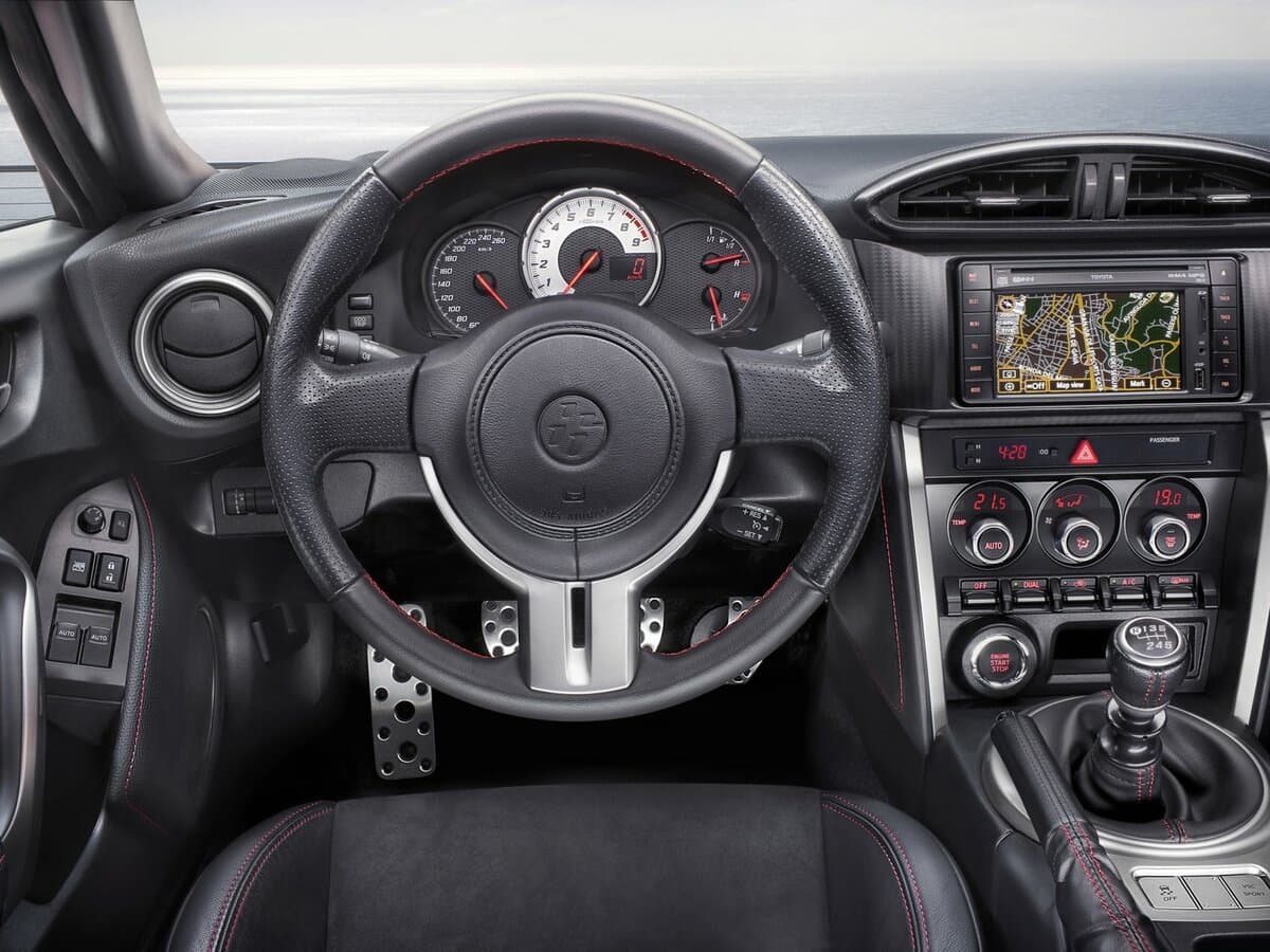 Toyota GT86 I — Sükan