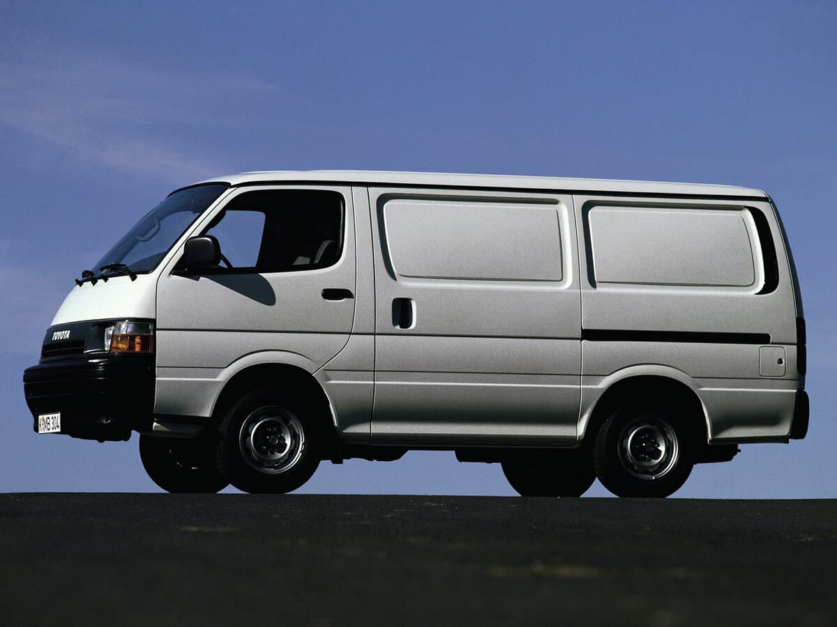 Toyota HiAce H100 — yandan görünüş