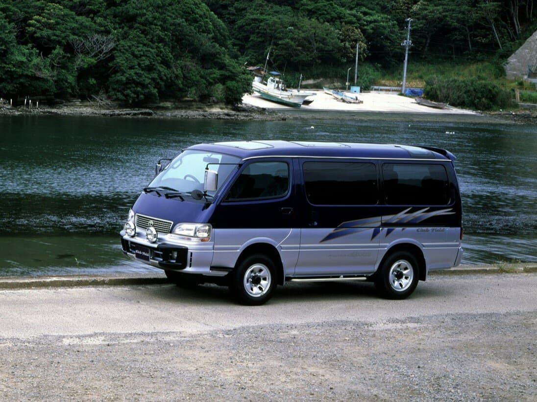 Toyota HiAce H100 — Yandan