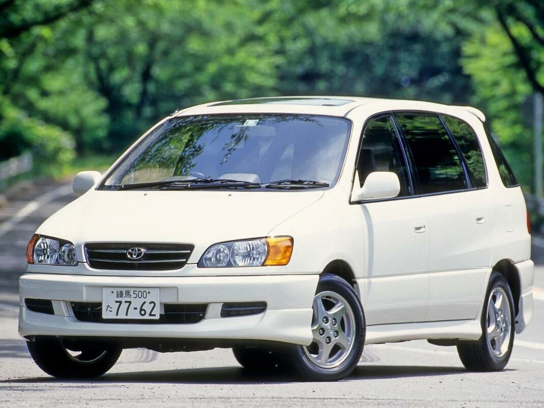 Toyota Ipsum I (M10) — Öndən