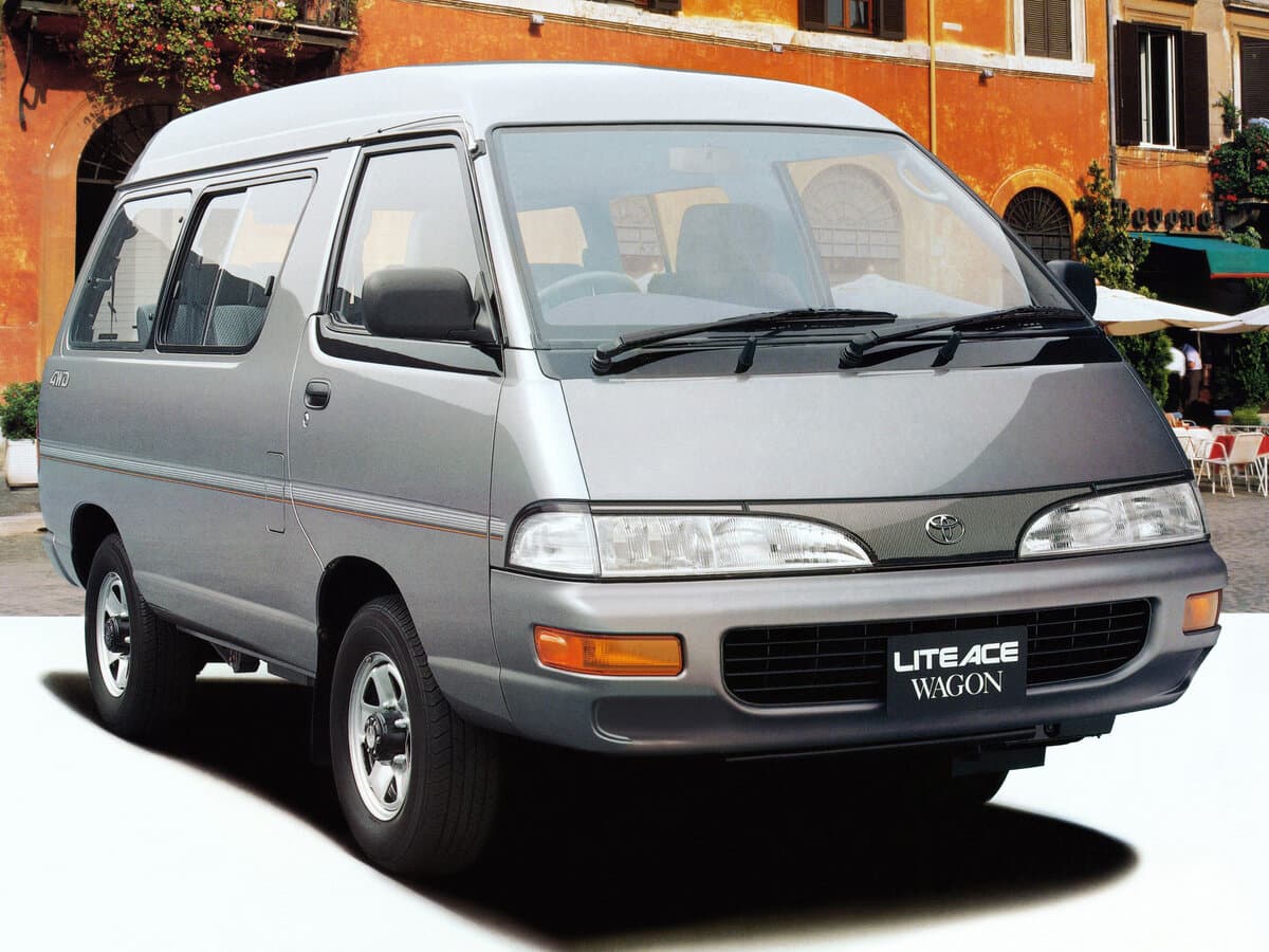 Toyota Lite Ace IV — Öndən