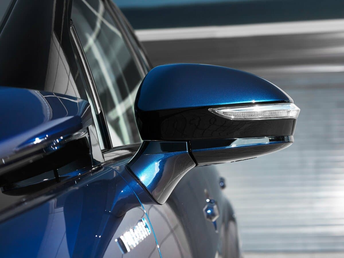 Toyota Mirai I — Yan güzgü
