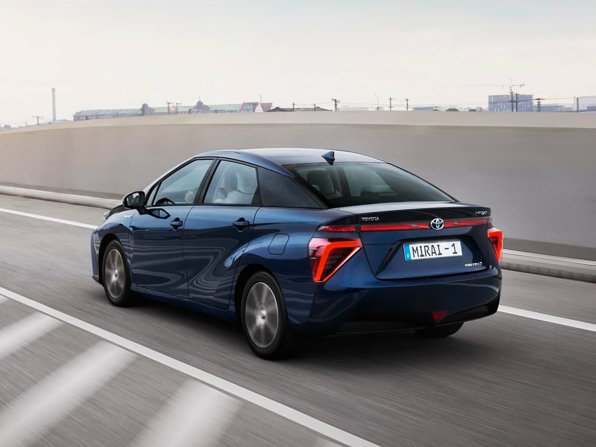 Toyota Mirai I — 3/4 arxadan
