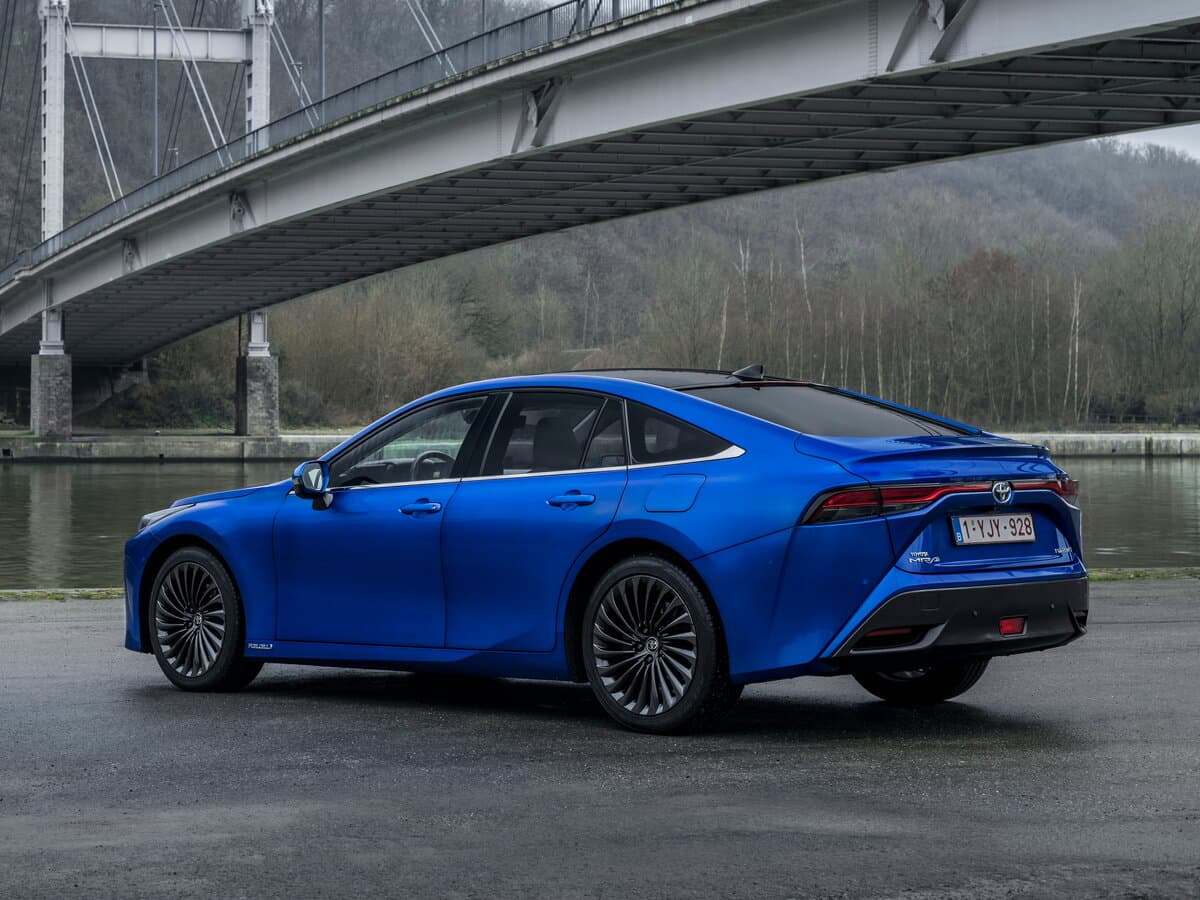 Toyota Mirai II — 3/4 arxadan