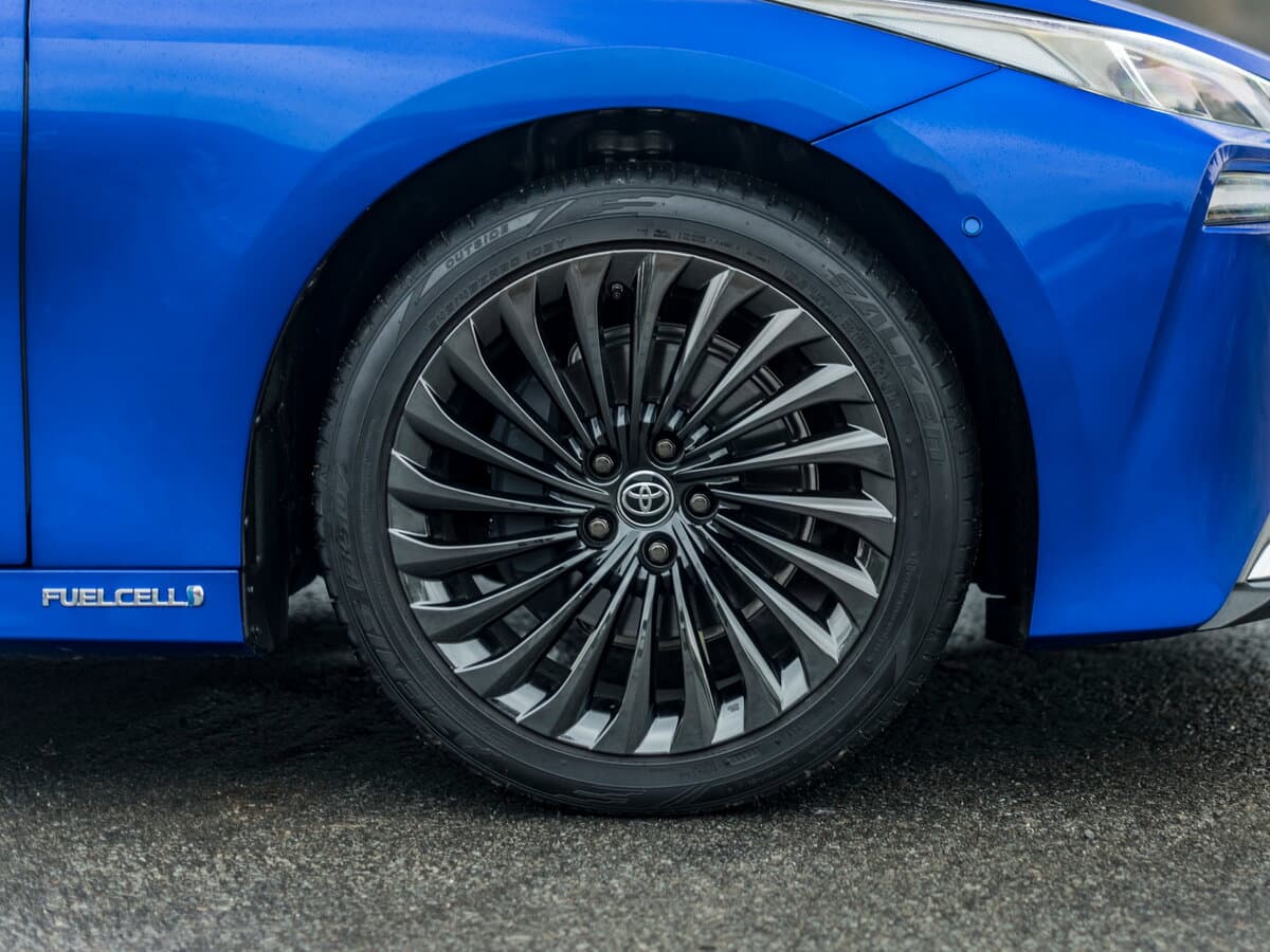 Toyota Mirai II — Təkər