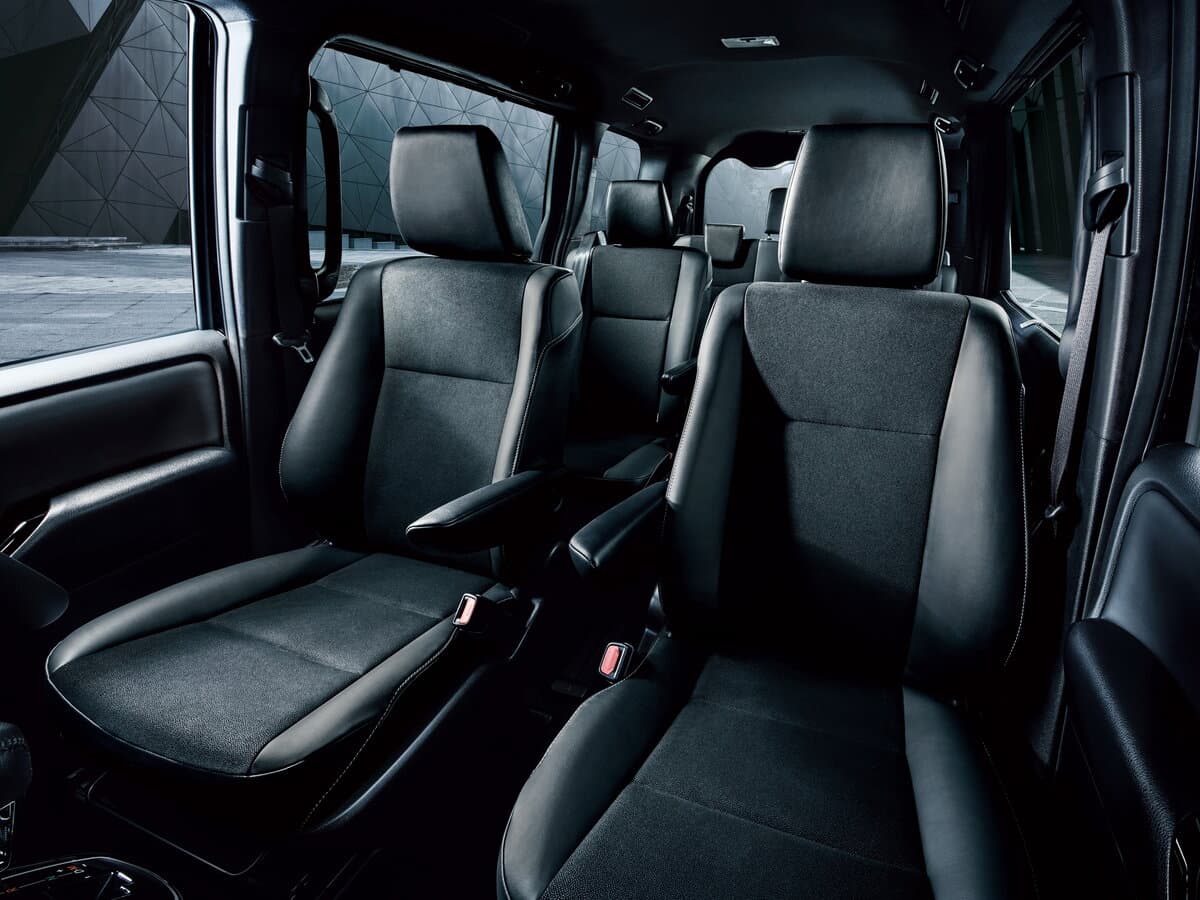 Toyota Noah III (R80) Restayling — Detal