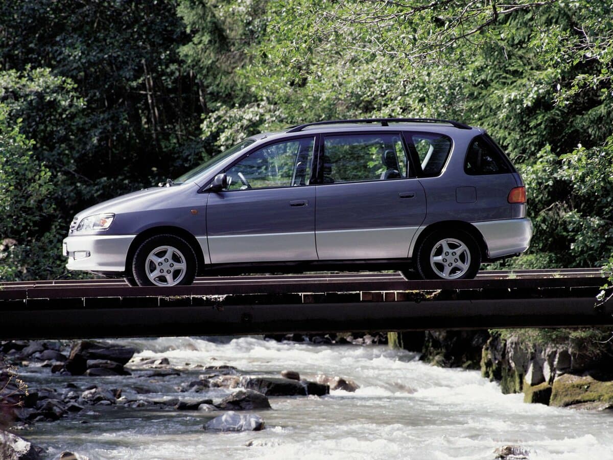 Toyota Picnic I — Yandan