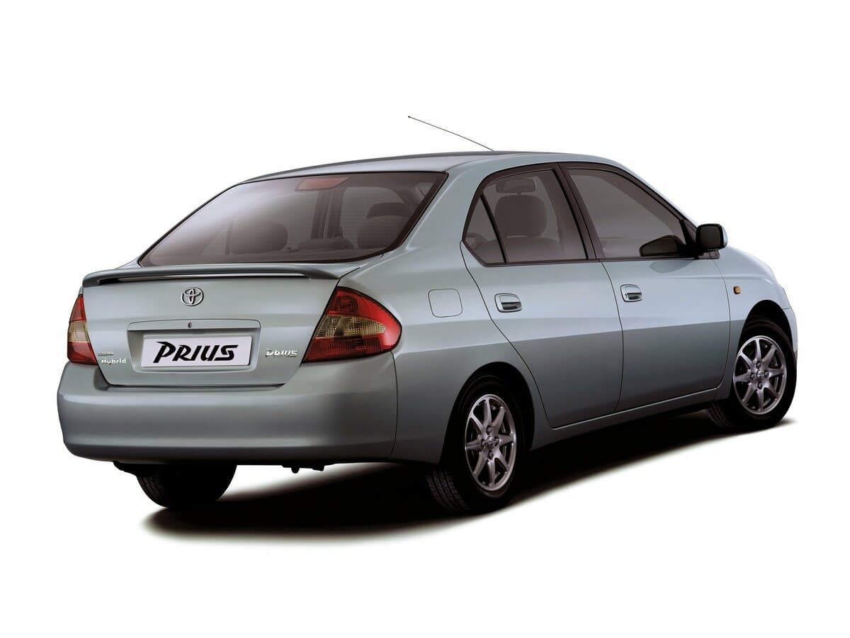 Toyota Prius I (XW10) — 3/4 arxadan
