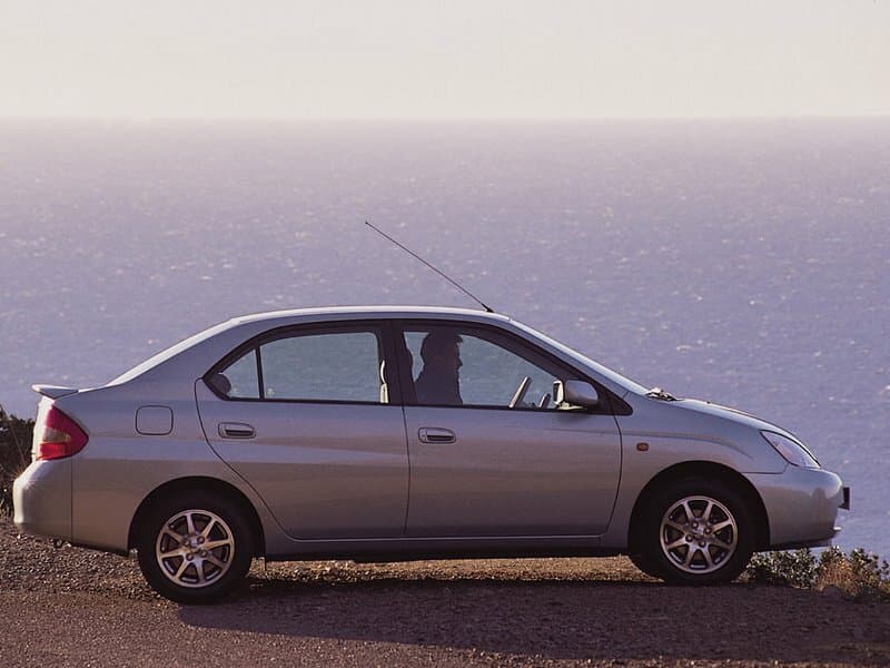 Toyota Prius I (XW10) — Yandan