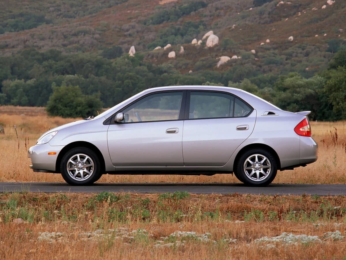 Toyota Prius I Restayling (XW10) — Yandan