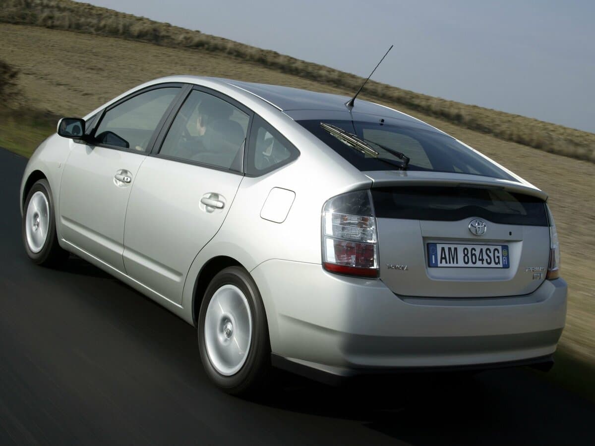 Toyota Prius II (XW20) — 3/4 arxadan