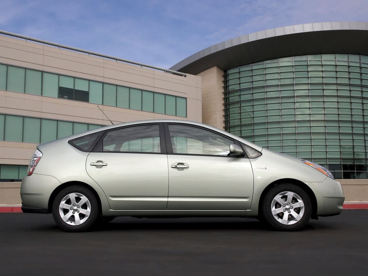 Toyota Prius II Restayling (XW20) — Yandan