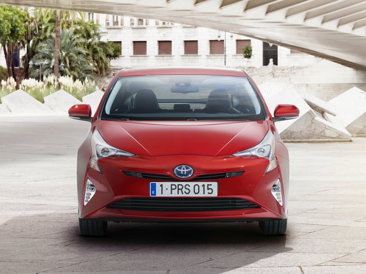 Toyota Prius IV (XW50) — Öndən