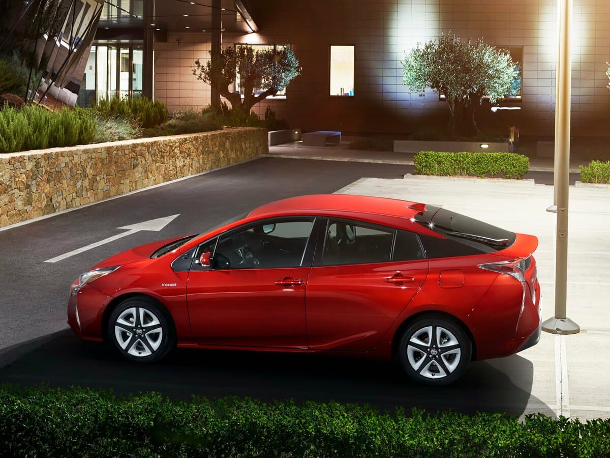 Toyota Prius IV (XW50) — Yandan