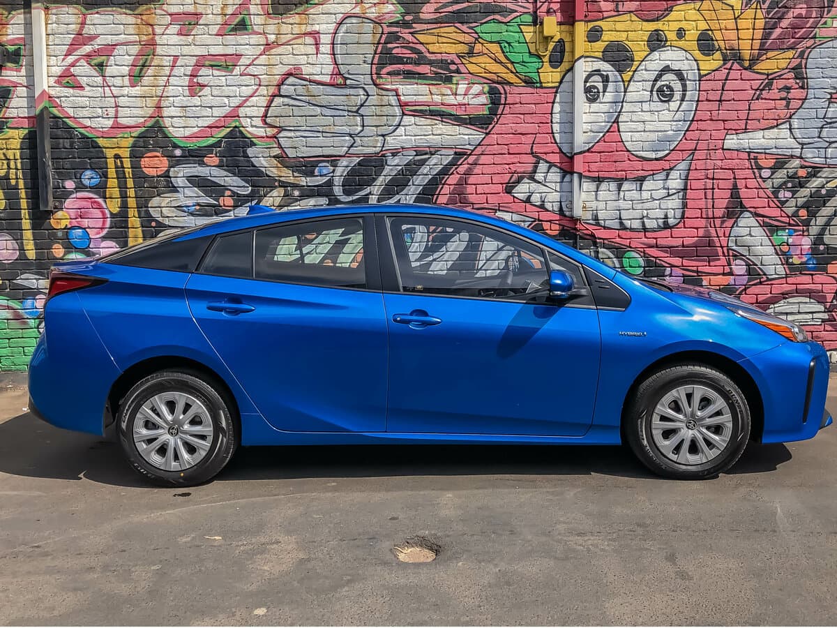 Toyota Prius IV Restayling (XW50) — Yandan