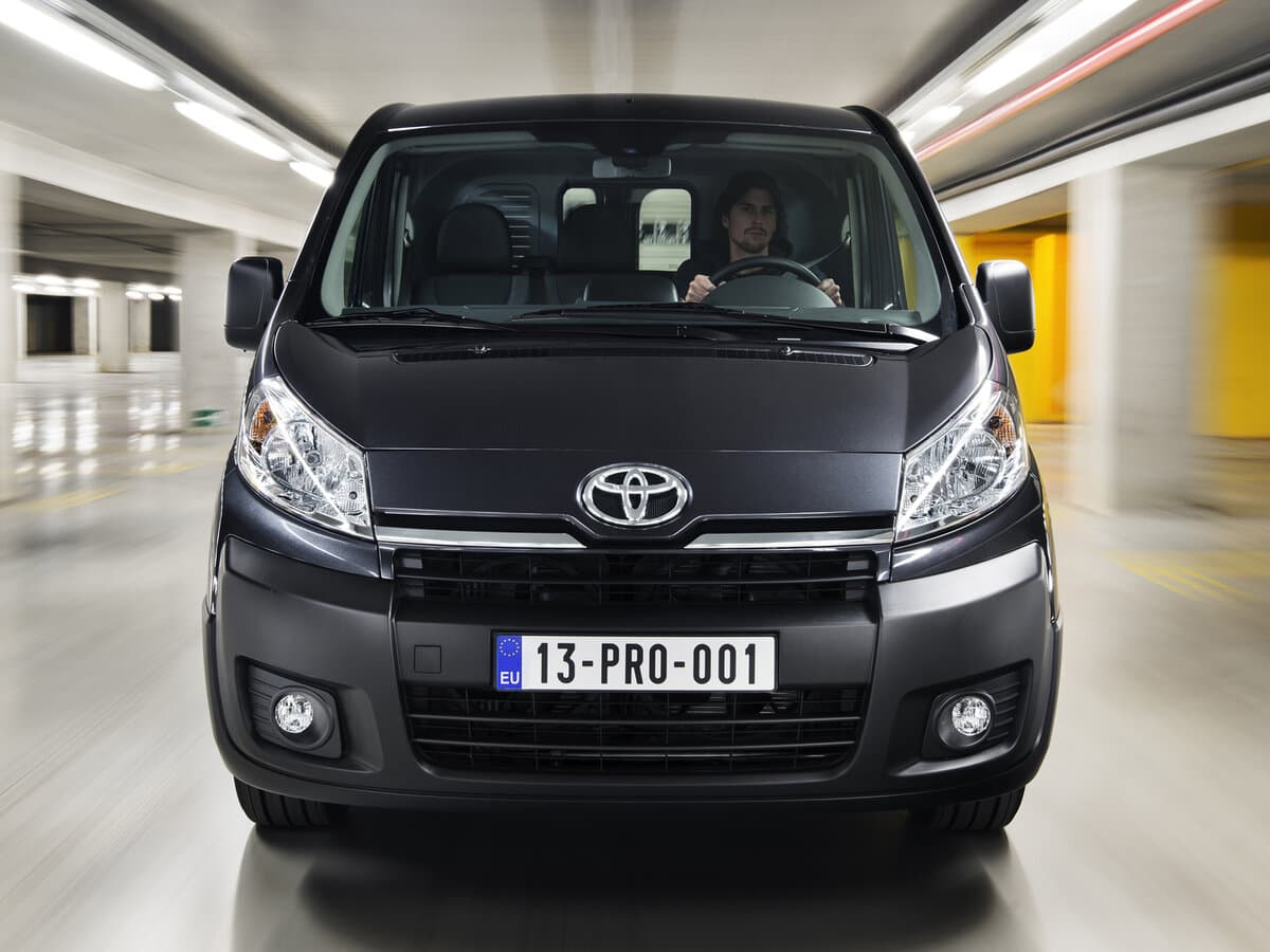 Toyota ProAce I — Öndən
