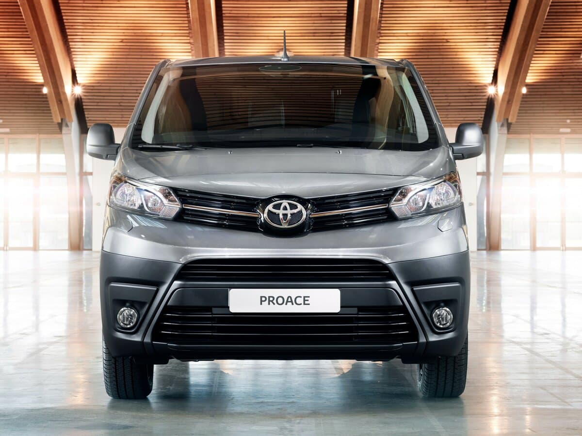 Toyota ProAce II — Öndən
