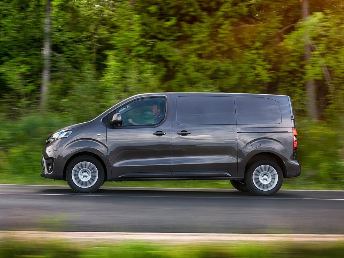 Toyota ProAce II — Yandan