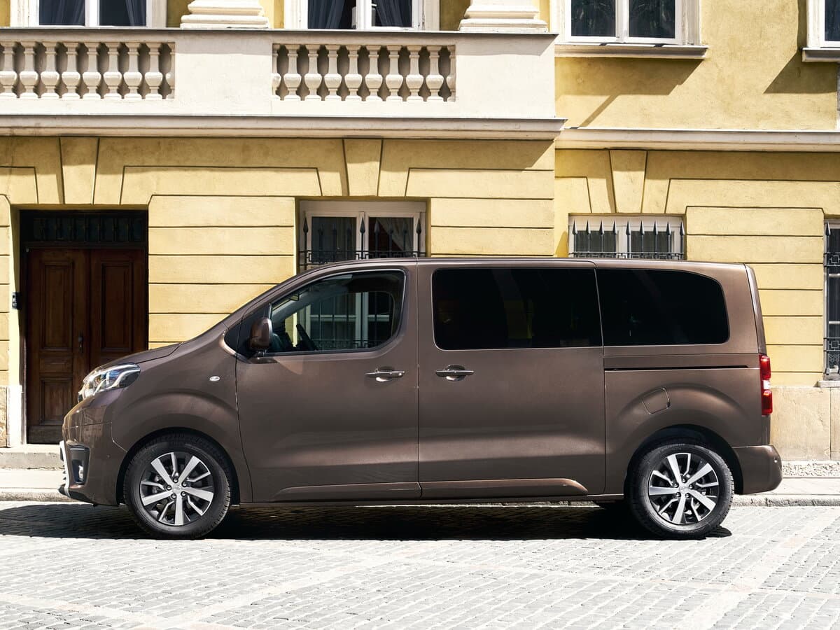 Toyota ProAce II — Yandan